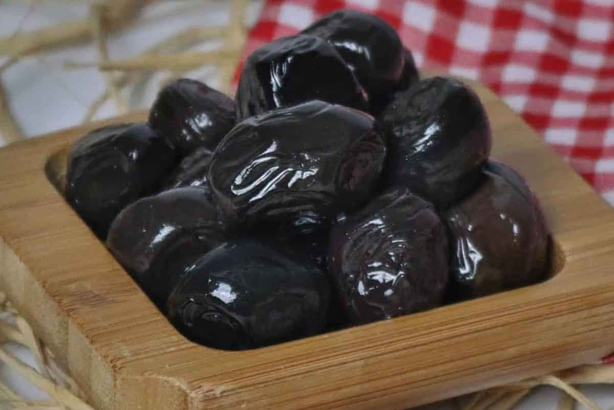 خرما مضافتی شیرازی خوش طعم با شیرینی ملایم